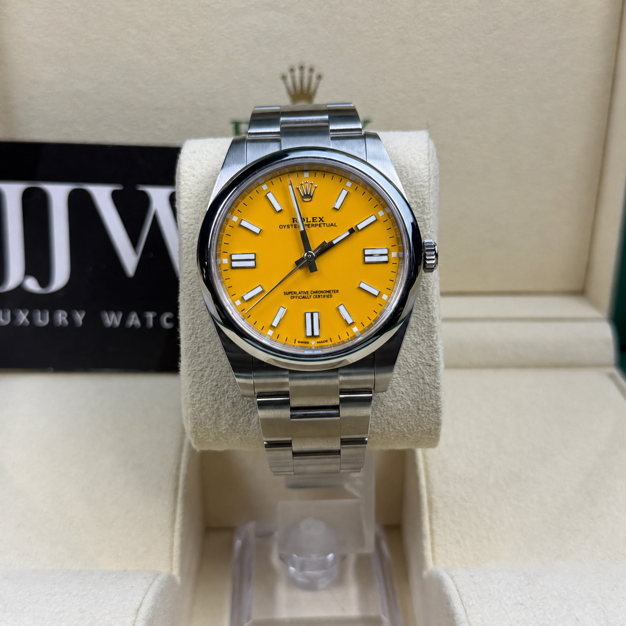 Rolex Oyster Perpetual 41 124300 Yellow Dial 2021