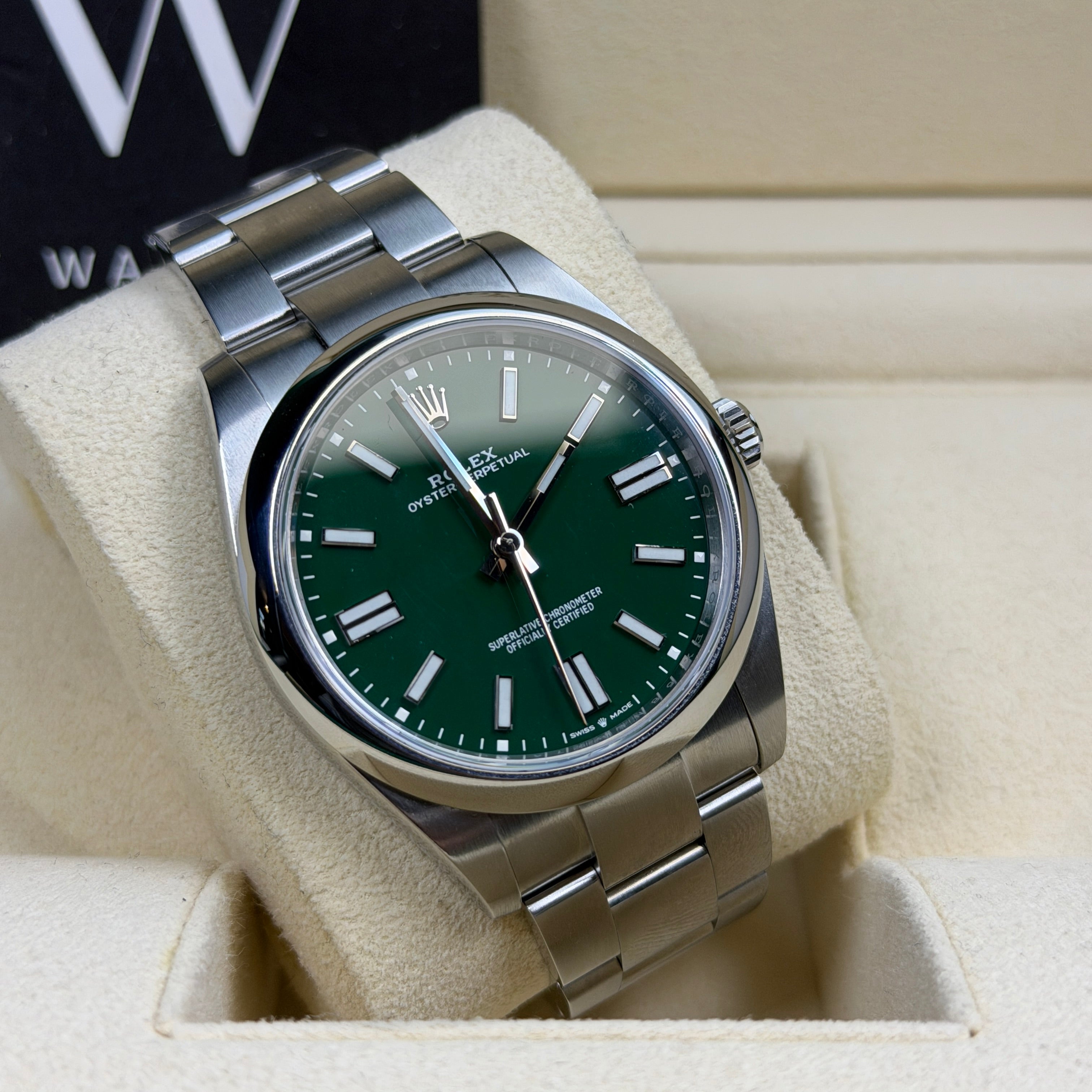 Rolex Oyster Perpetual 41 124300 Green Dial 2021